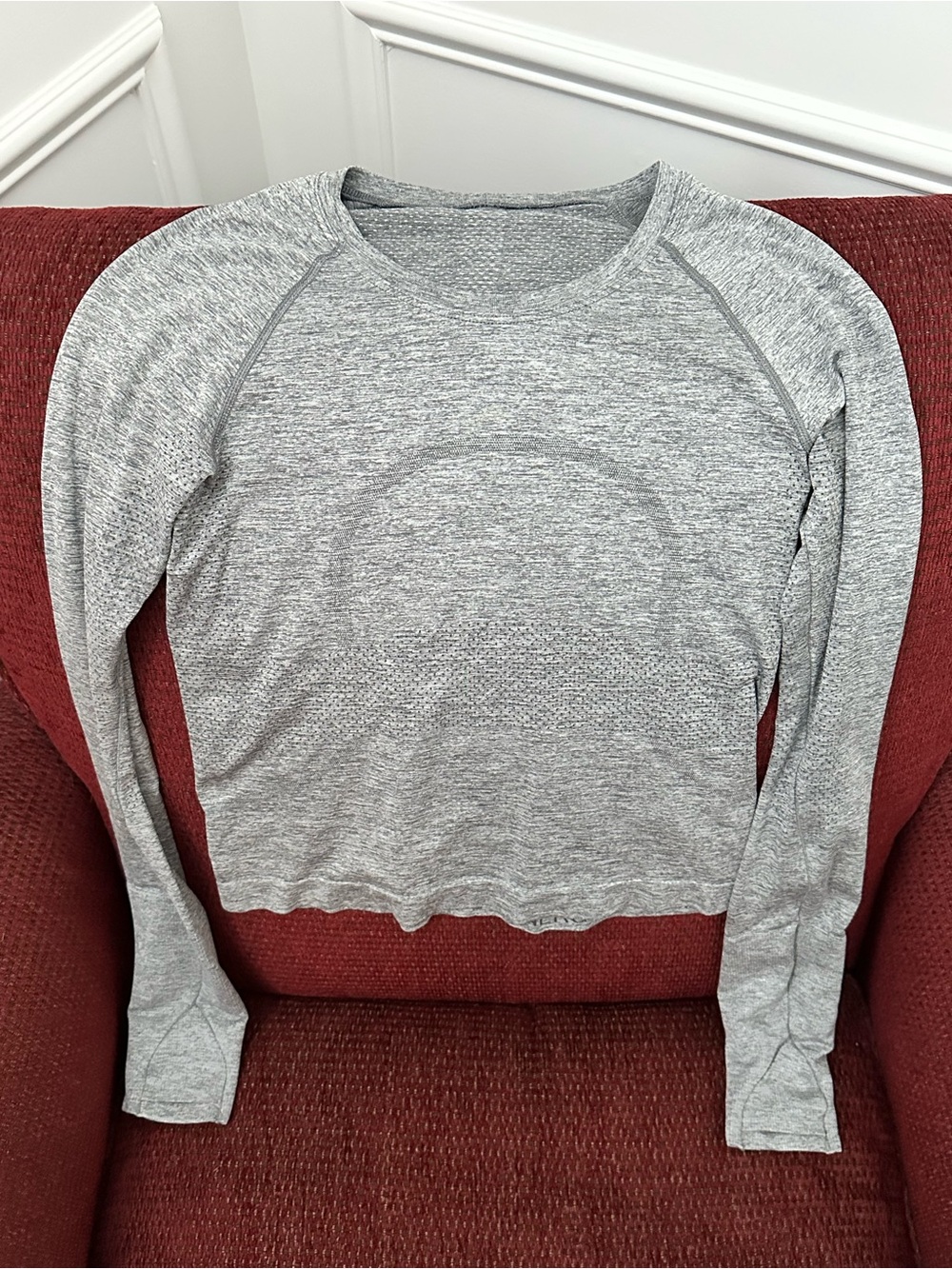 EUC lululemon athletica Heather Gray Long Sleeve Seamless Top
